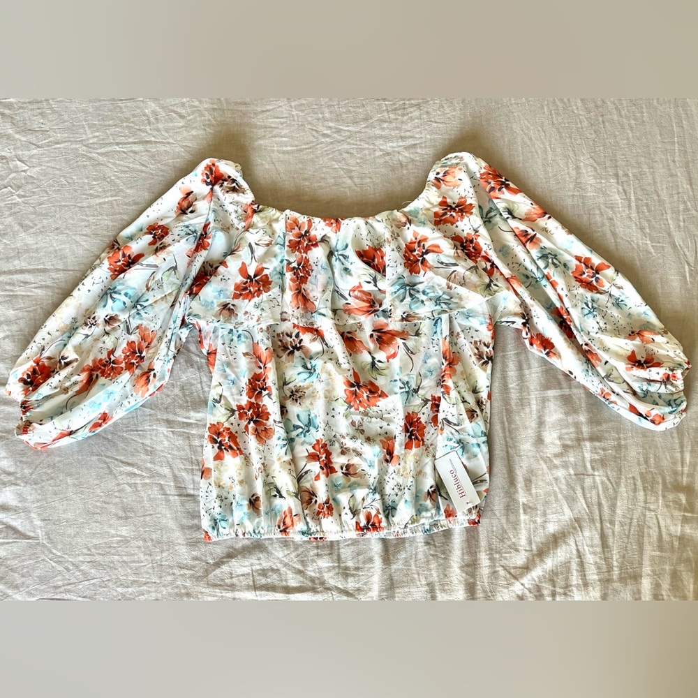 NWT Hibluco Woman’s off the shoulder Floral Print Blouse